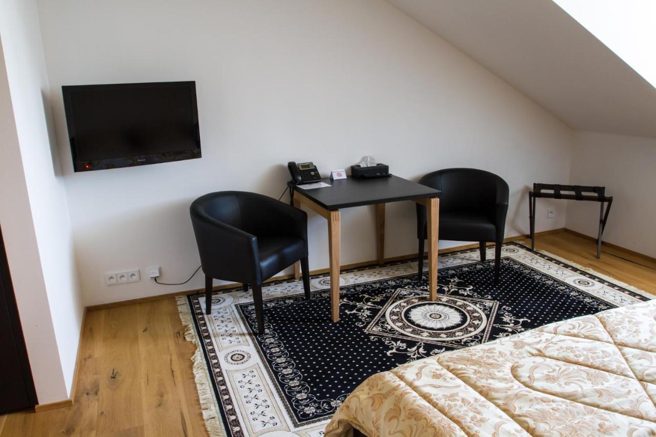 Hotel Panstvi Dlouha Lhota Ngoại thất bức ảnh