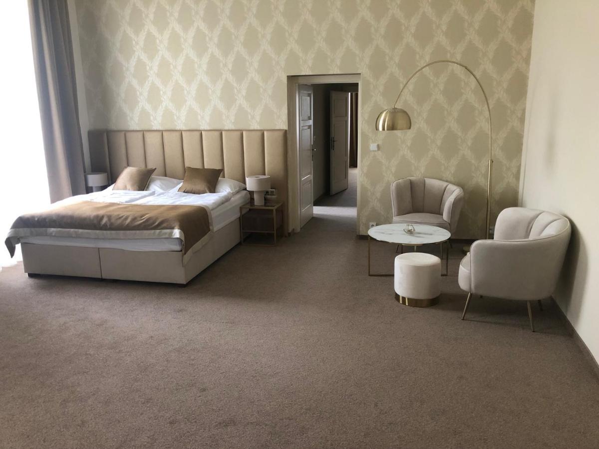 Hotel Panstvi Dlouha Lhota Ngoại thất bức ảnh