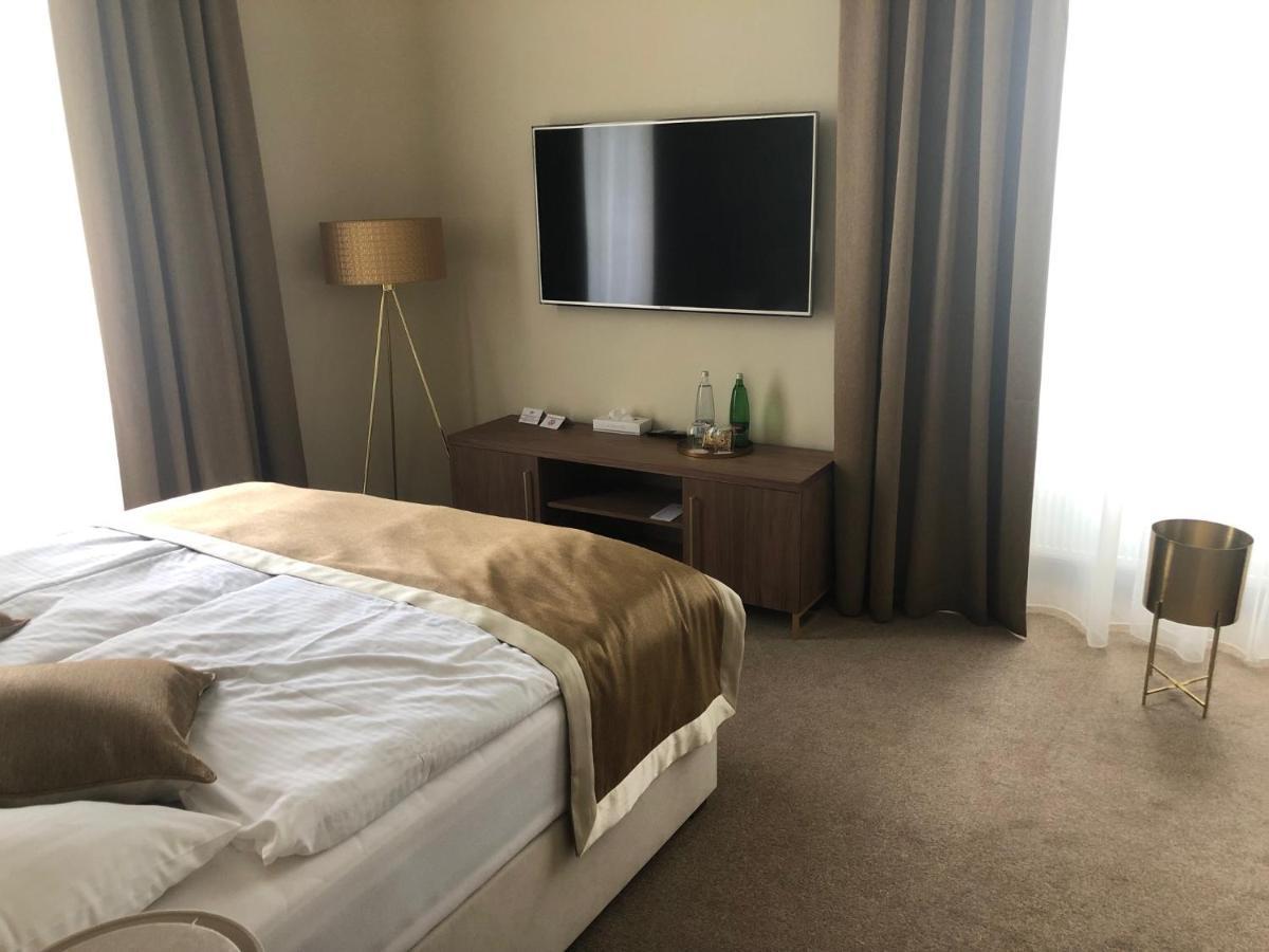 Hotel Panstvi Dlouha Lhota Ngoại thất bức ảnh