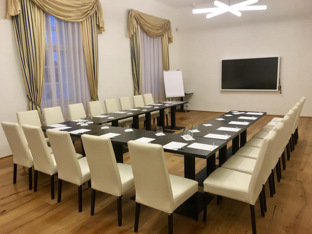 Hotel Panstvi Dlouha Lhota Ngoại thất bức ảnh